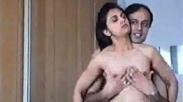Horny Indian wife enjoy sex with hubby's friend in Delhi