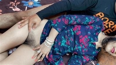 Bhojpuri sundar maid ka plumber ke saath sex scandal